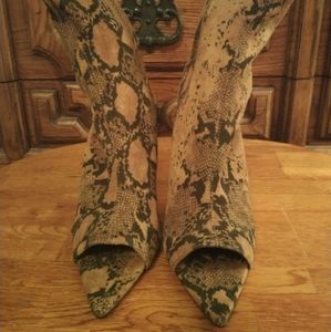 Lemon Drop by Privileged open toe heels size 8